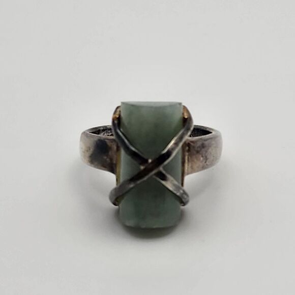 Sterling Silver & Cylindrical Jade Ring (6.5) - Picture 6 of 8